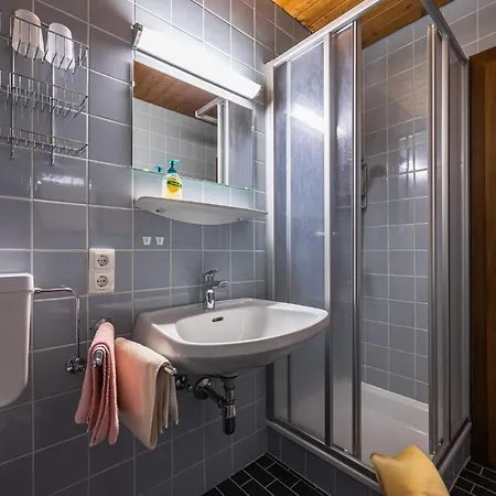 Gaestehaus Bleiweis-zehentner 3* 젤암제