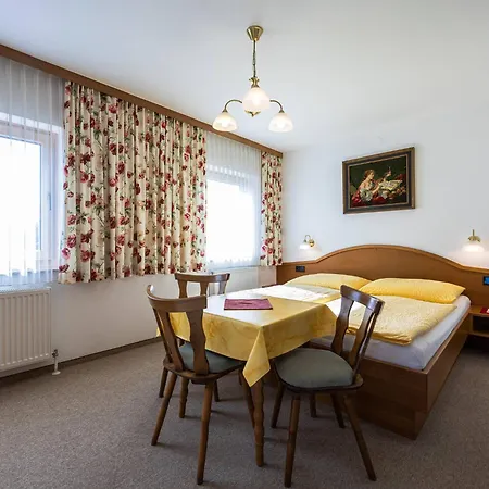 Gaestehaus Bleiweis-zehentner B&B