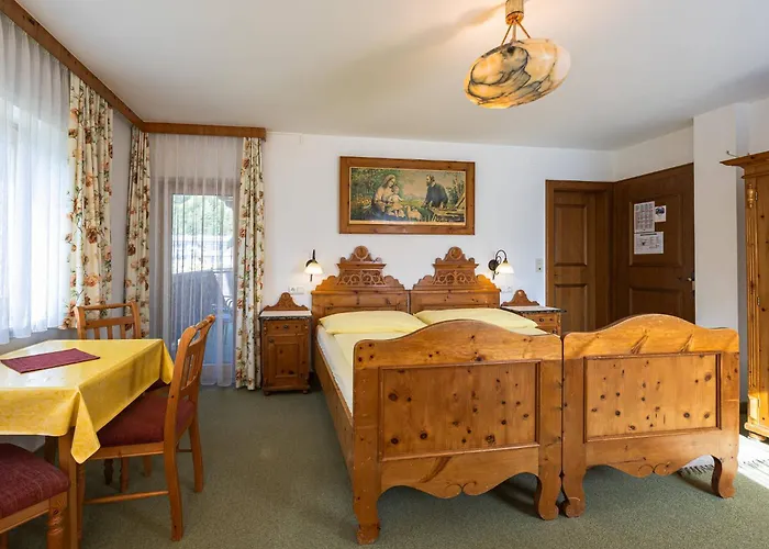 Gaestehaus Bleiweis-zehentner Bed and breakfast Zell am See